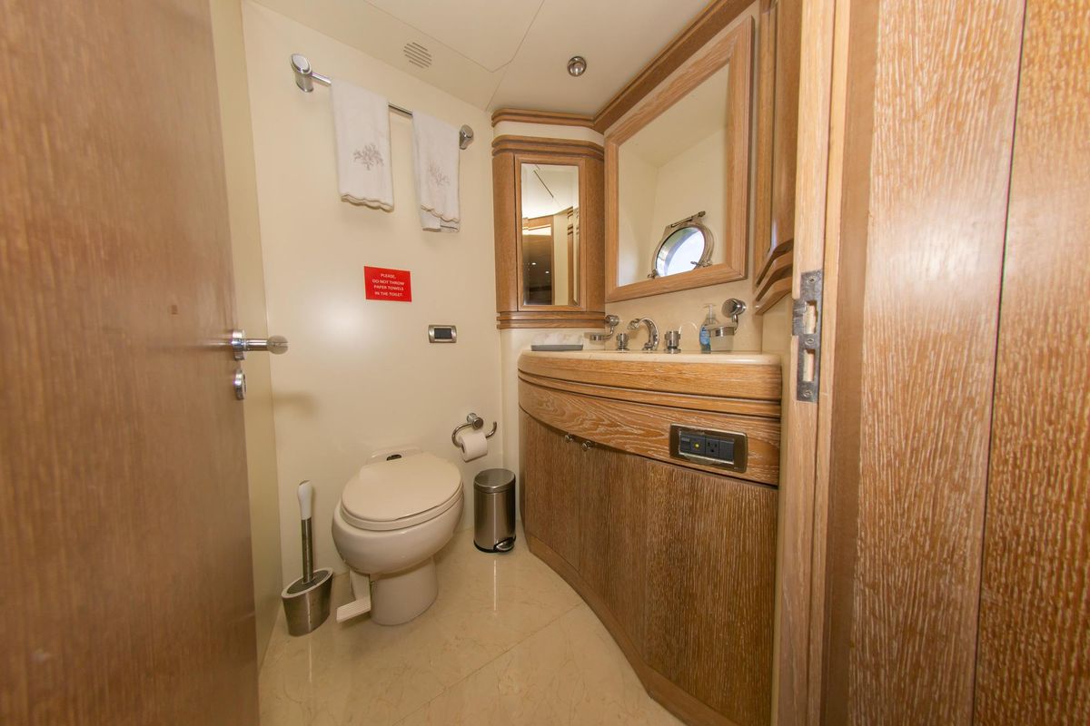 2006 Azimut 98 