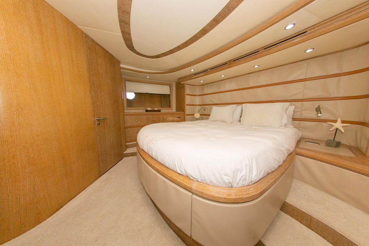 2006 Azimut 98 