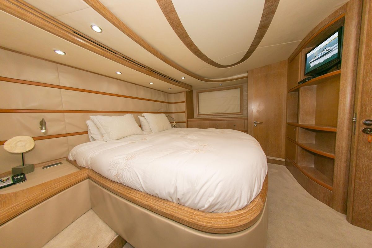 2006 Azimut 98 