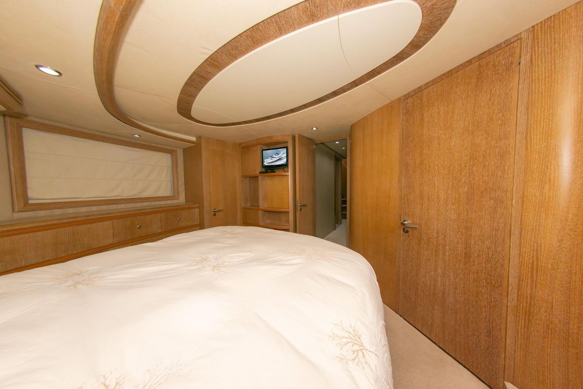2006 Azimut 98 