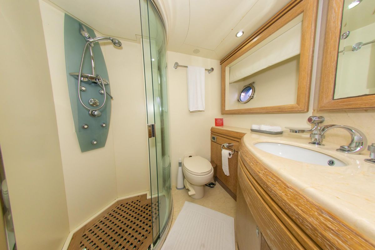 2006 Azimut 98 