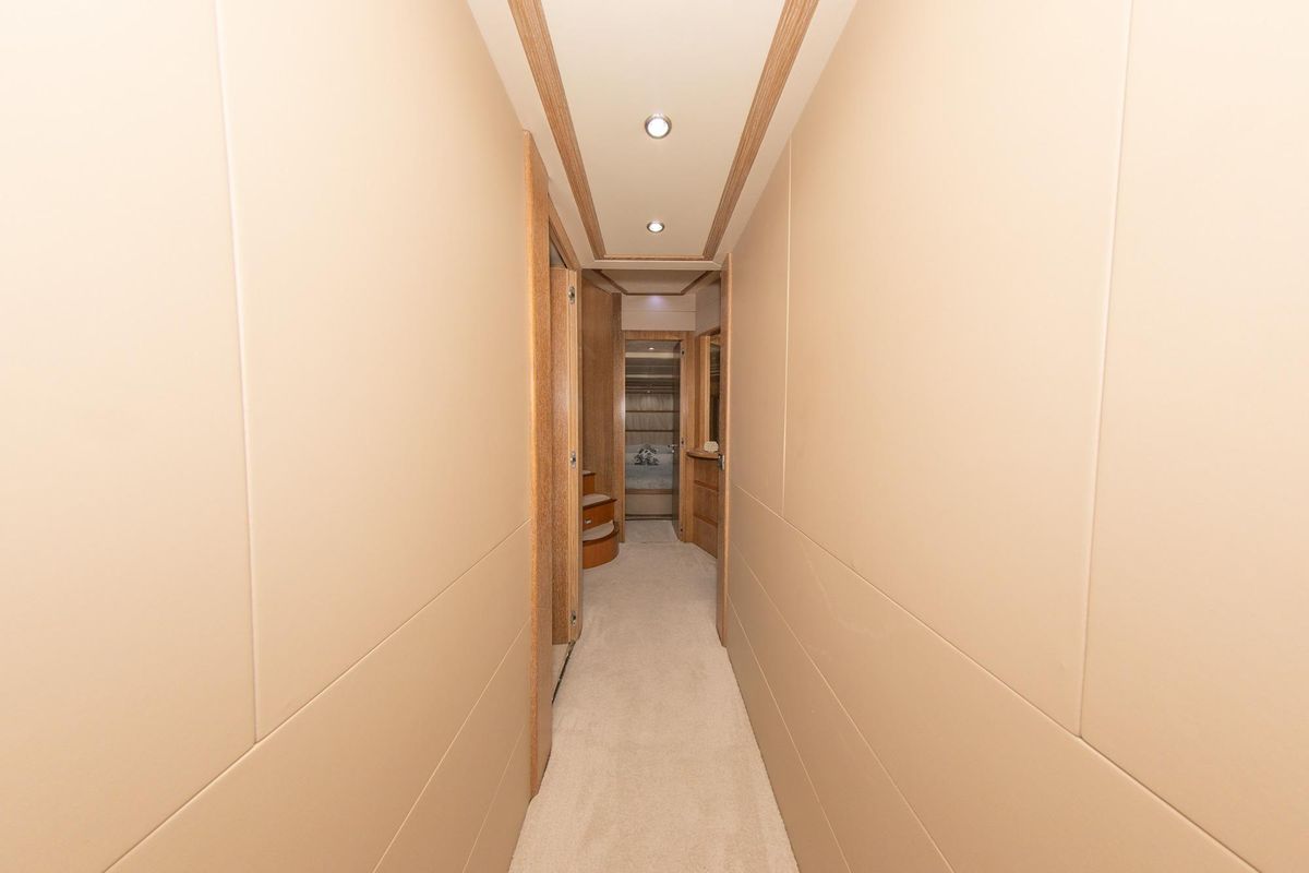 2006 Azimut 98 