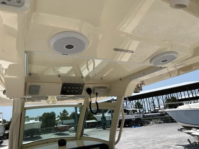 2015 Scout 320 LXF Center Console