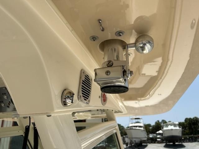 2015 Scout 320 LXF Center Console