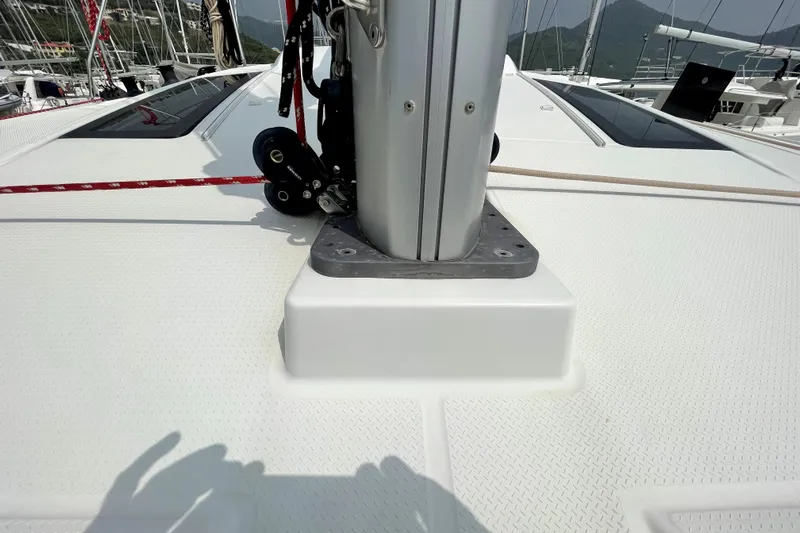 Three Sheets Yacht Photos Pics Deck of 2019 Fountaine Pajot Saona 47 catamaran with mast and rigging details.