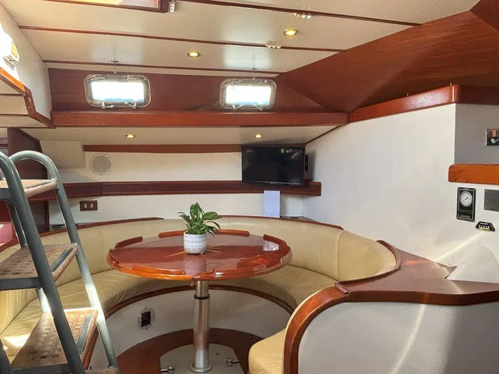 Luna Yacht Photos Pics Seating Area