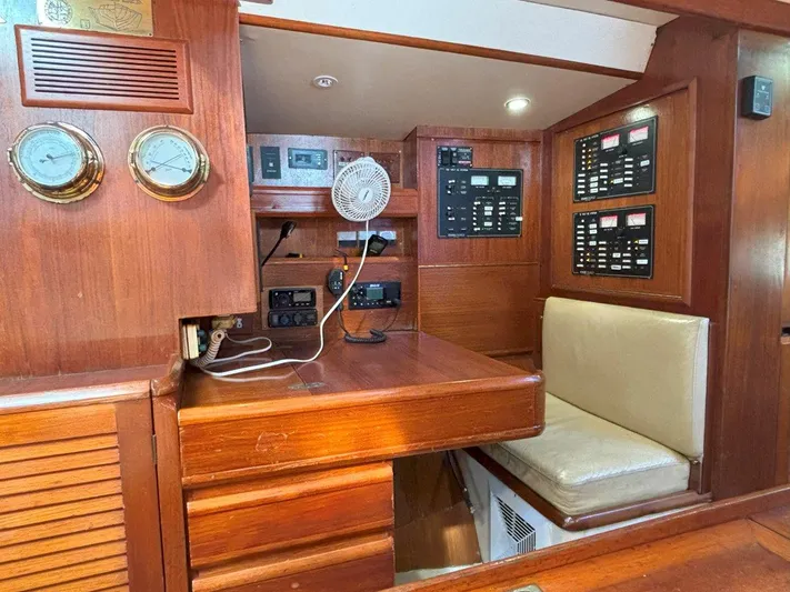 Luna Yacht Photos Pics Nav Station