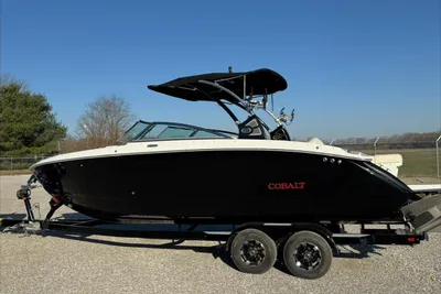 Cobalt R7 Surf