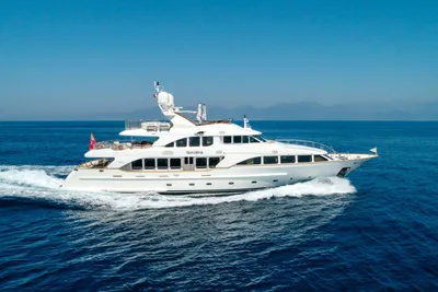2010 Benetti 120