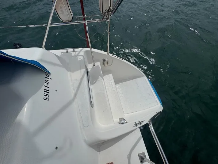 Avatar Yacht Photos Pics Admiral 38 Executive yacht stern view, 2010 model, on water.