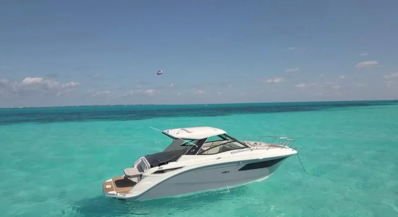 2023 Sea Ray Sundancer 320 @ Cancun Yacht Photos Pics 