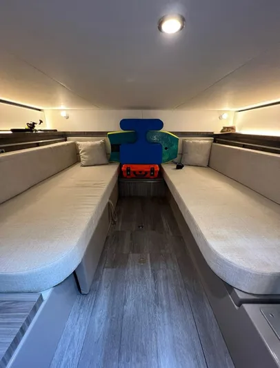 2023 Sea Ray Sundancer 320 @ Cancun Yacht Photos Pics 2023 Sea Ray Sundancer 320 cabin interior with cozy seating and modern design.