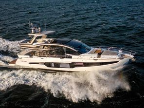 Galeon 700 Skydeck
