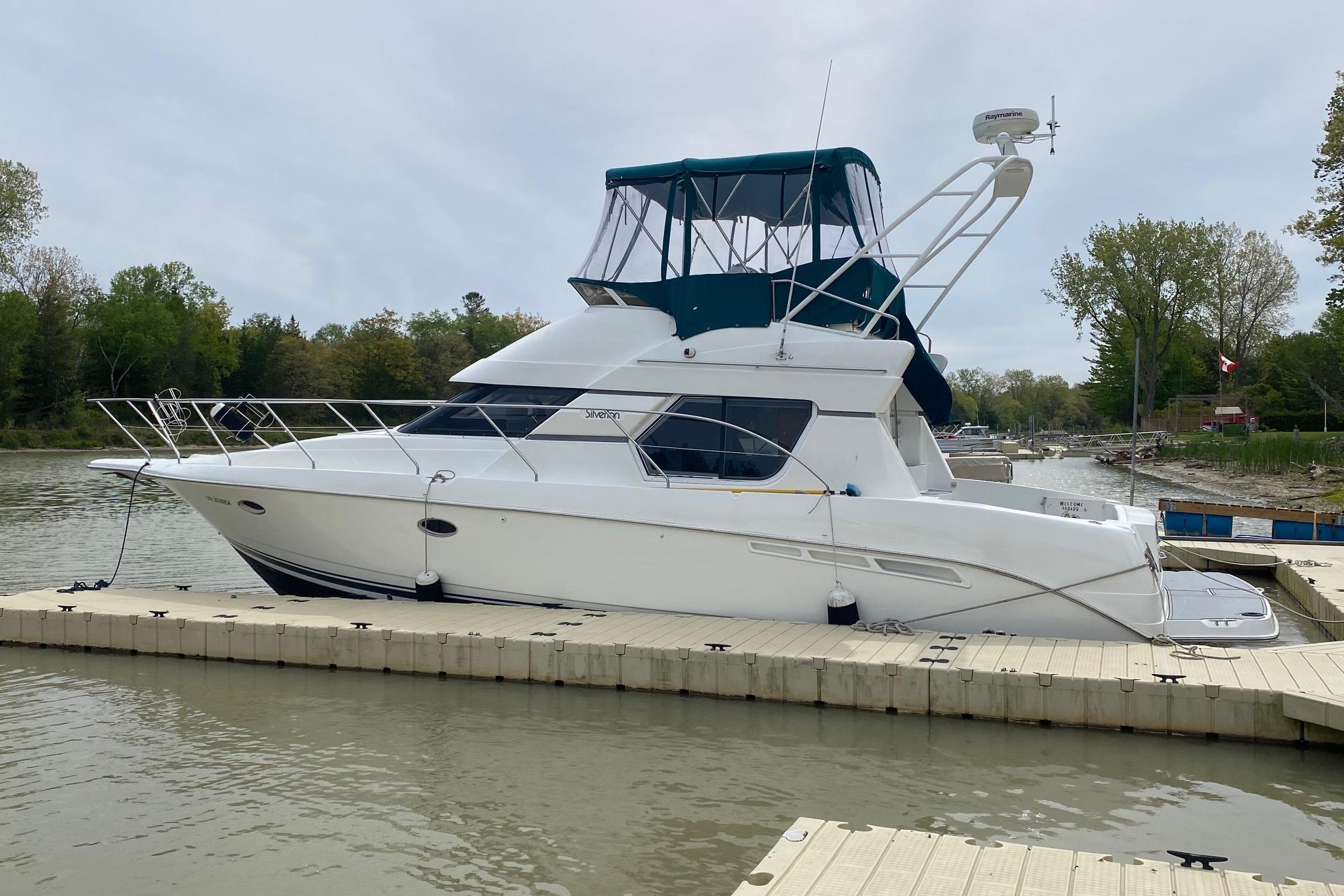Silverton 351 Sedan Cruiser