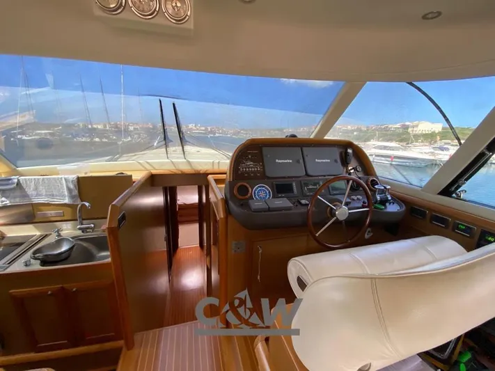  Yacht Photos Pics Mochi 64 Dolphin Fly