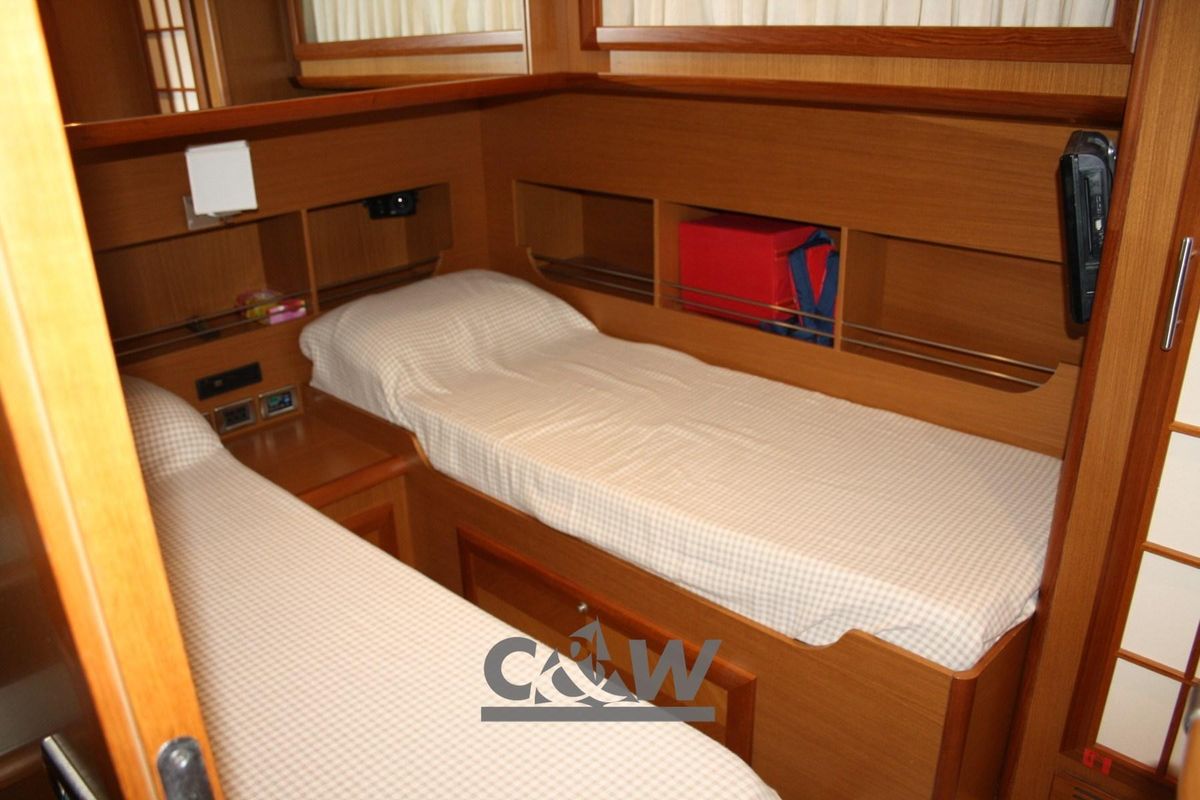 2010 Mochi Craft 63 