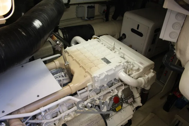  Yacht Photos Pics Mochi 64 Dolphin Fly