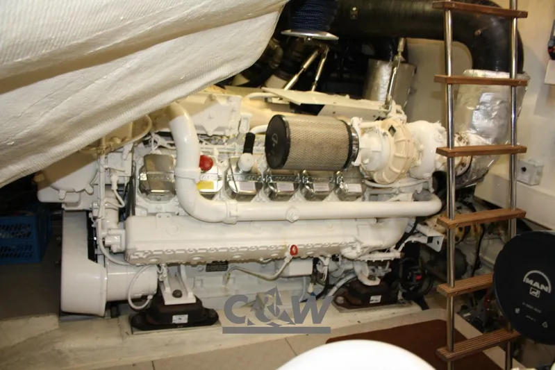  Yacht Photos Pics Mochi 64 Dolphin Fly