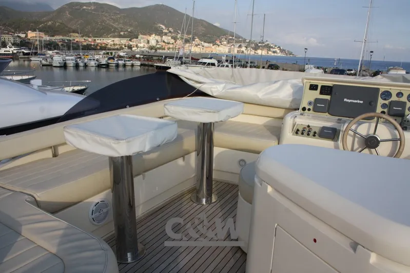  Yacht Photos Pics Mochi 64 Dolphin Fly