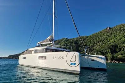 Lagoon Lagoon 52