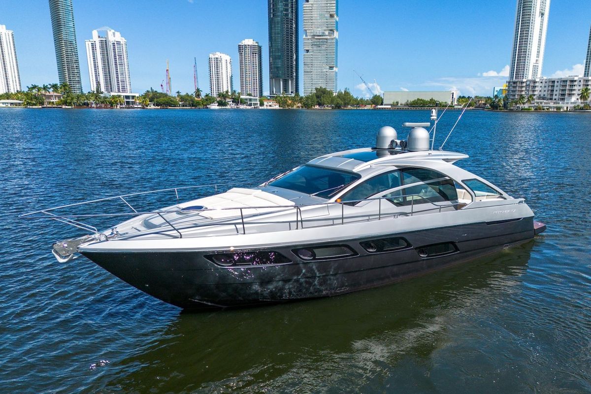 2018 Pershing 54 
