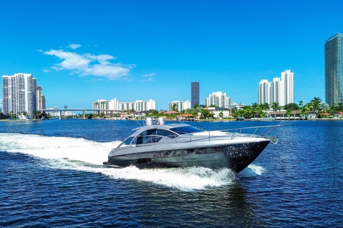 2018 Pershing 54 