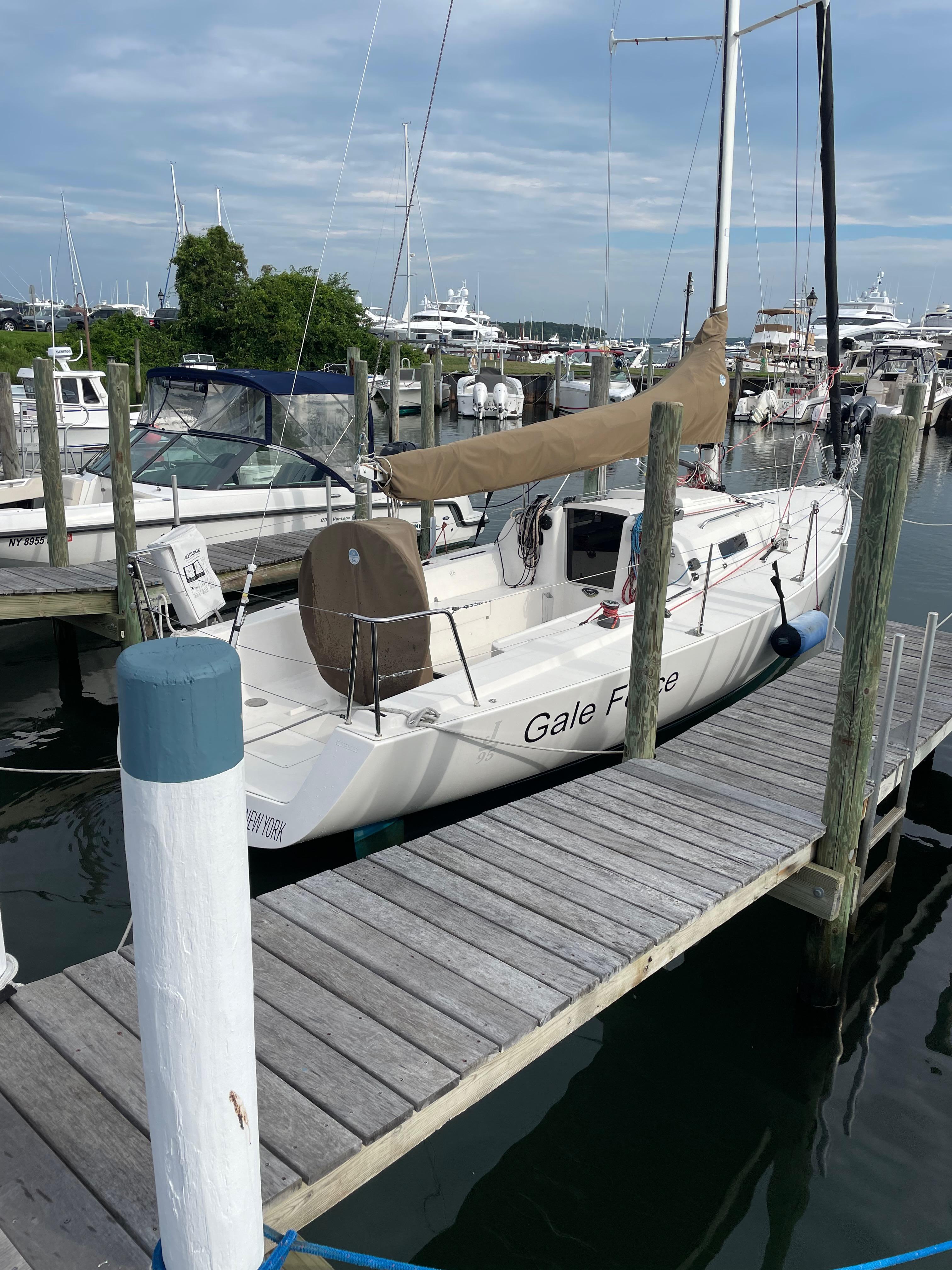 j 95 yacht for sale