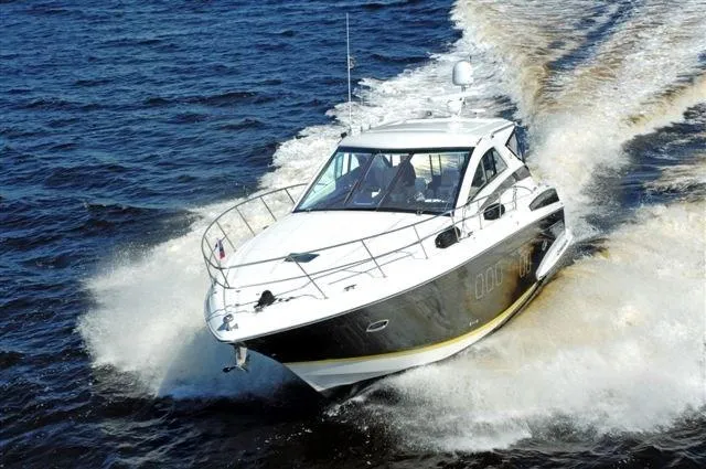 Navygator Yacht Photos Pics Regal 52 Sport Coupe - Bow