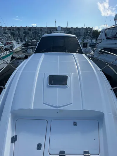 Navygator Yacht Photos Pics Regal 52 Sport Coupe - Bow