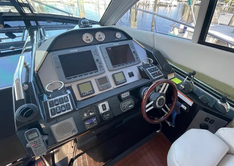 Navygator Yacht Photos Pics Regal 52 Sport Coupe - Helm