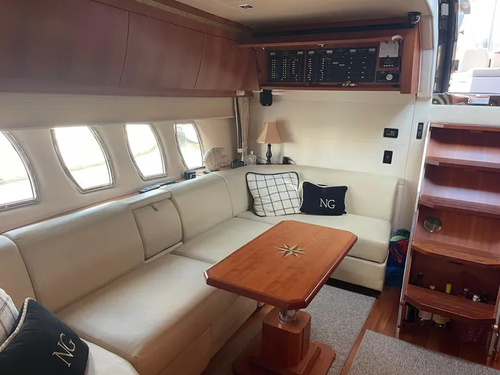 Navygator Yacht Photos Pics Regal 52 Sport Coupe - Salon