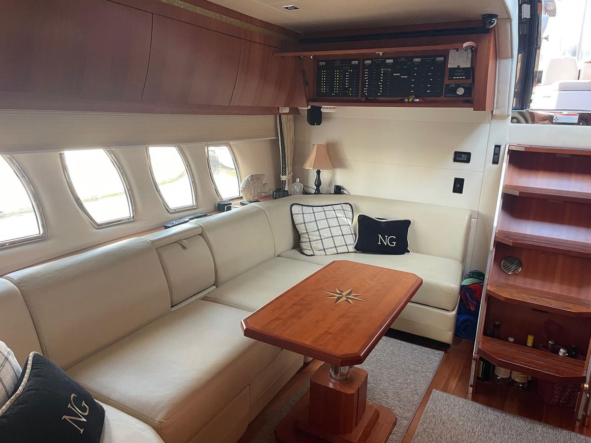 2009 Regal 52 