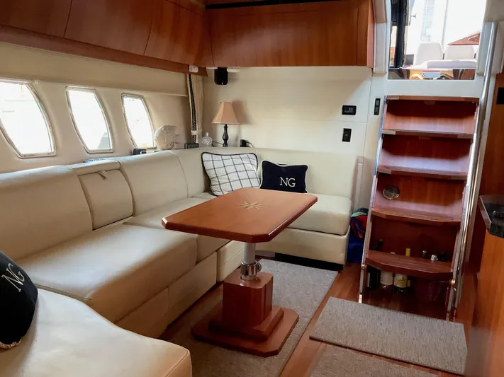 Navygator Yacht Photos Pics Regal 52 Sport Coupe - Salon