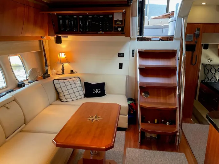 Navygator Yacht Photos Pics Regal 52 Sport Coupe - Salon