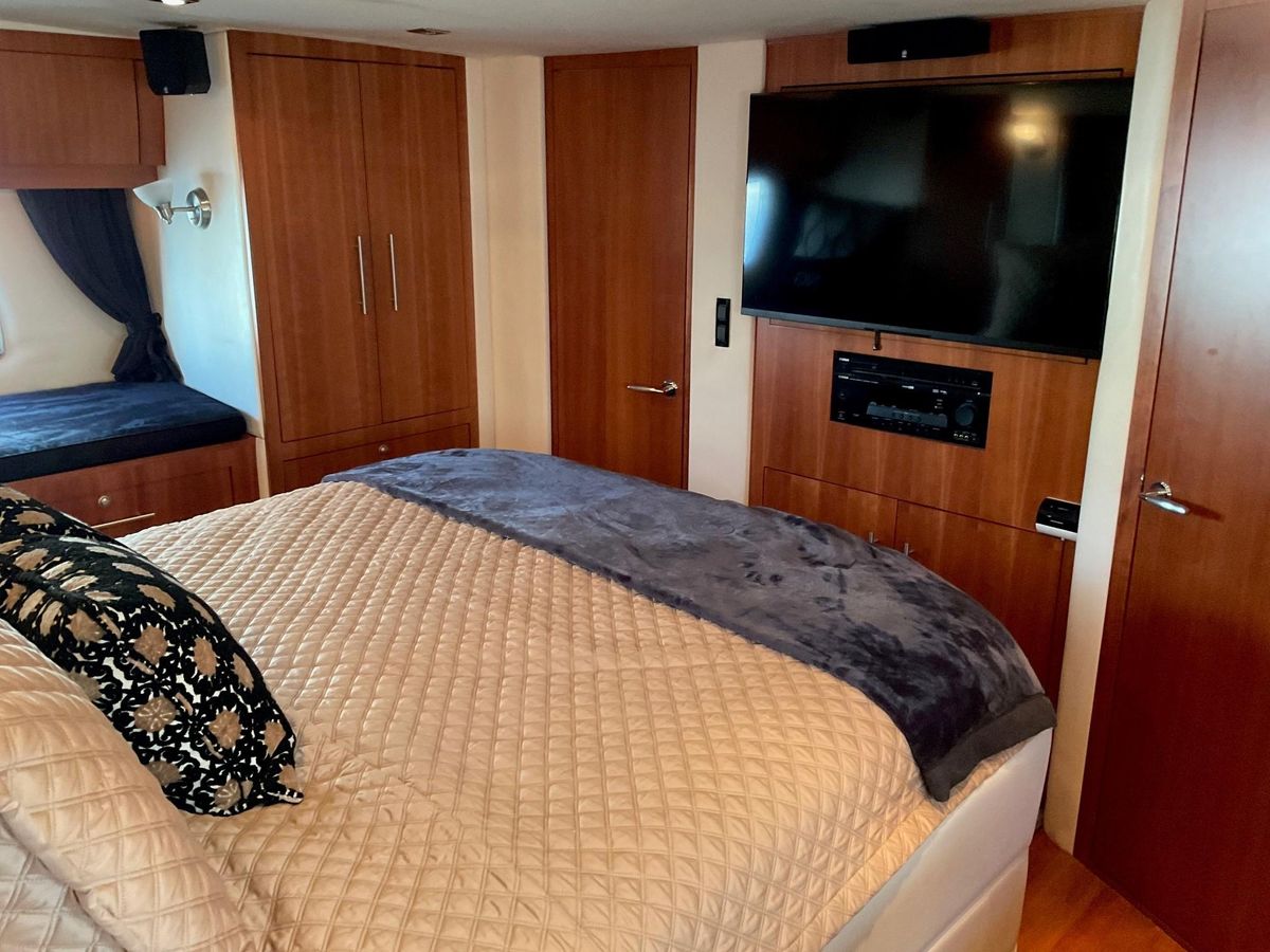 2009 Regal 52 