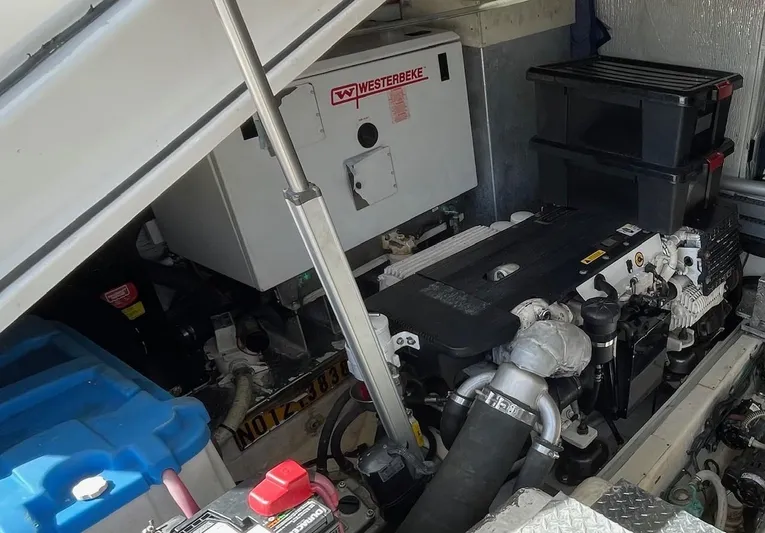 Navygator Yacht Photos Pics Regal 52 Sport Coupe - Engine Room