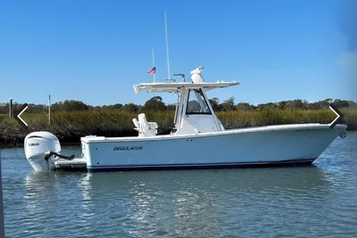 Regulator 28 Forward Seating