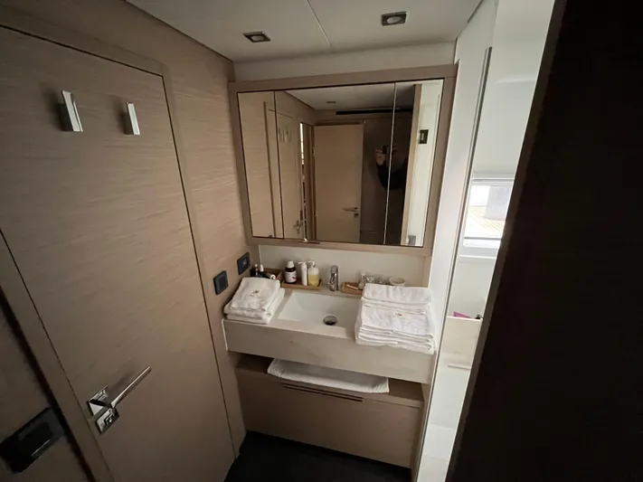 Halekulani Yacht Photos Pics 