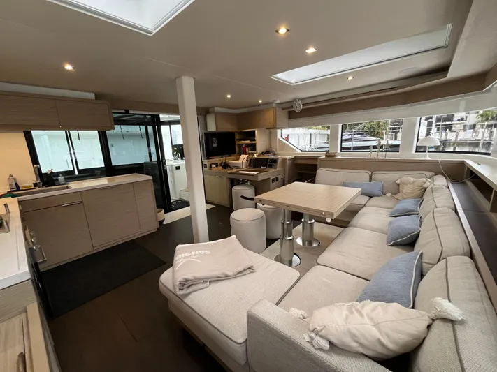 Halekulani Yacht Photos Pics 