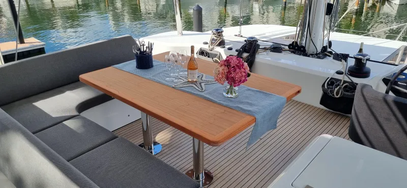 Halekulani Yacht Photos Pics 