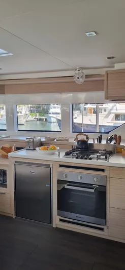 Halekulani Yacht Photos Pics 