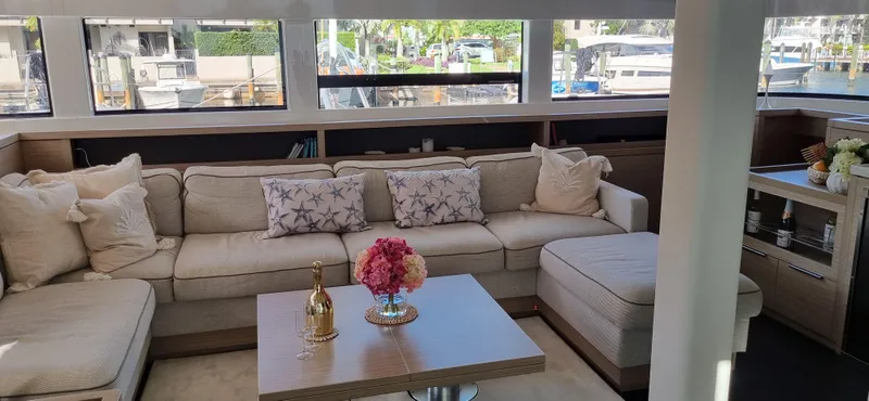 Halekulani Yacht Photos Pics 