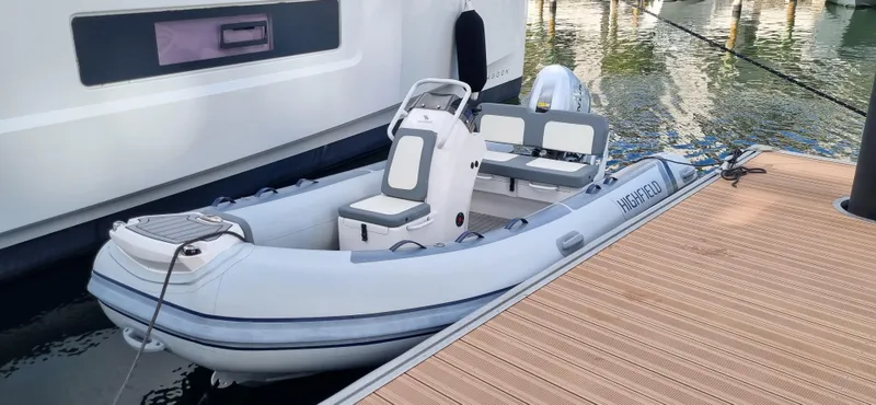 Halekulani Yacht Photos Pics 