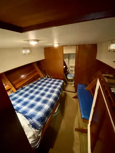 Harmony Yacht Photos Pics Forward Stateroom