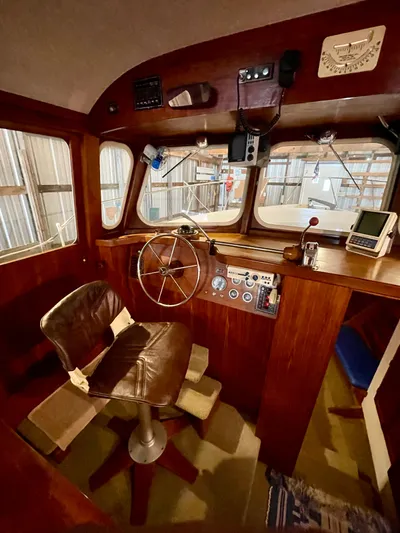 Harmony Yacht Photos Pics Helm