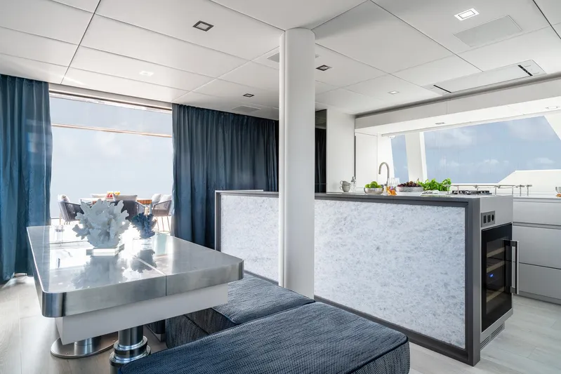 Relentless Yacht Photos Pics 