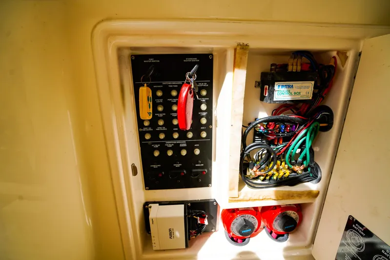 Sun & Sand Yacht Photos Pics 