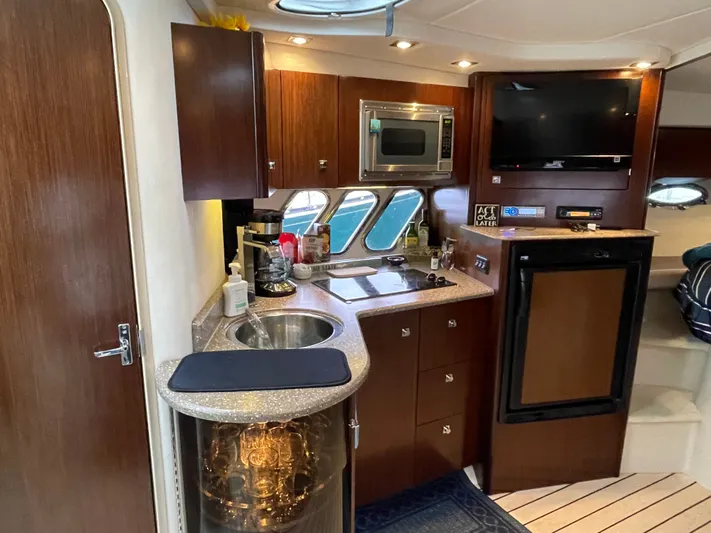 Knot A Chance Yacht Photos Pics 