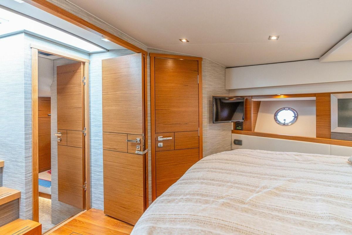 2021 Tiara Yachts 44 