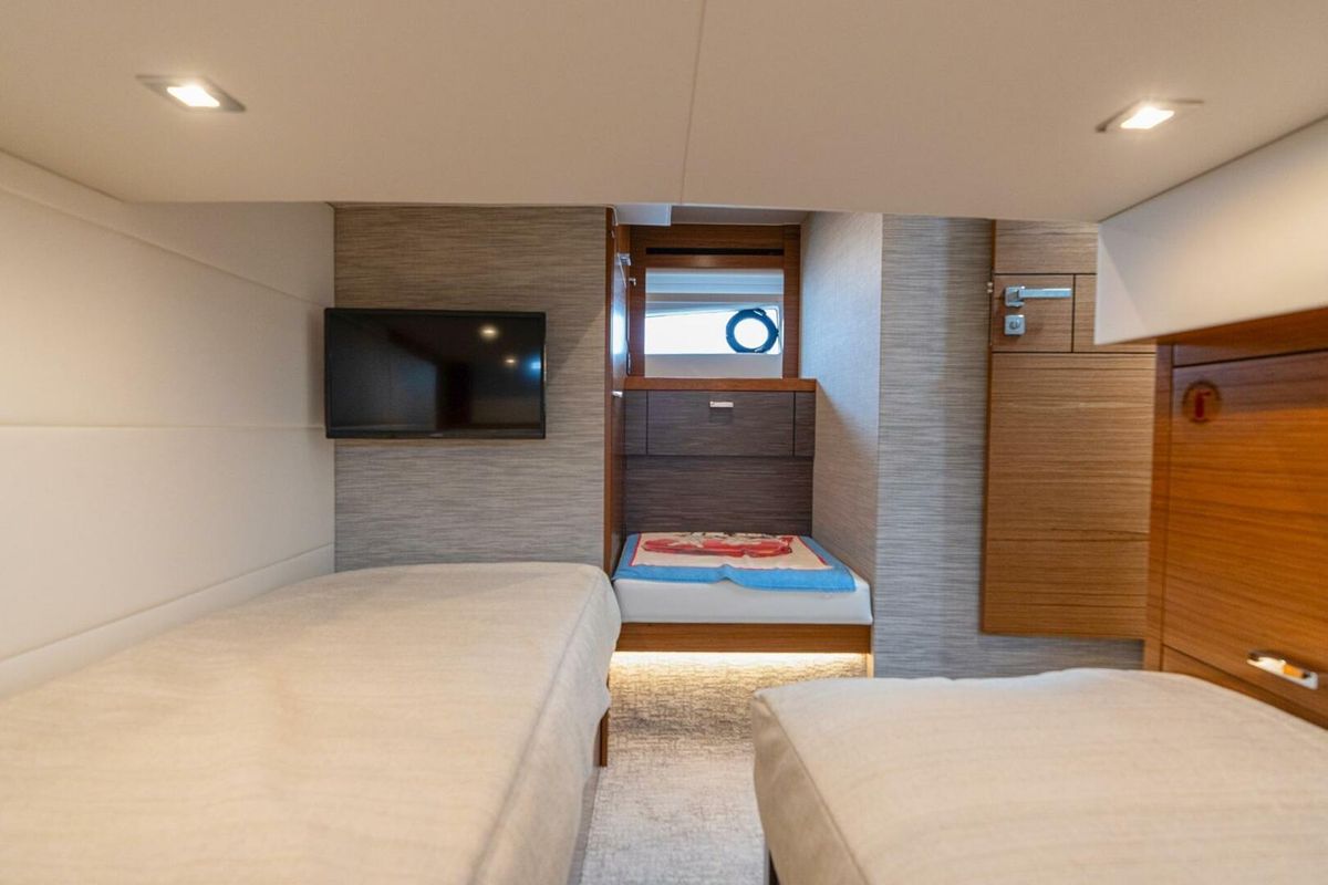 2021 Tiara Yachts 44 